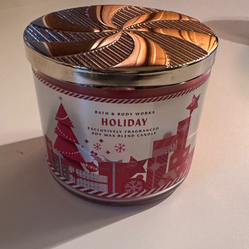 New Bath & Body Works Holiday Scented Candle